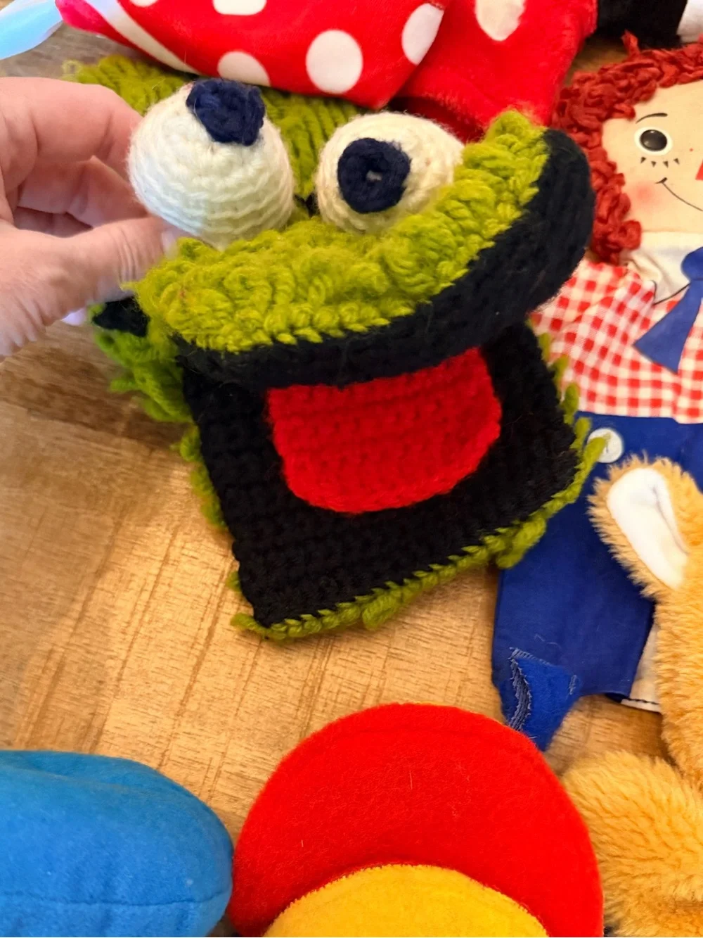 huge bundle of over 25 hand puppets vintage Disney crochet and so much more